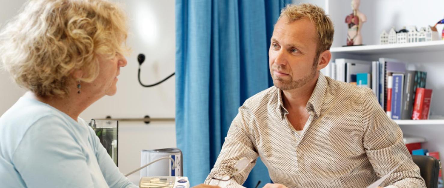 Arts en patient in gesprek