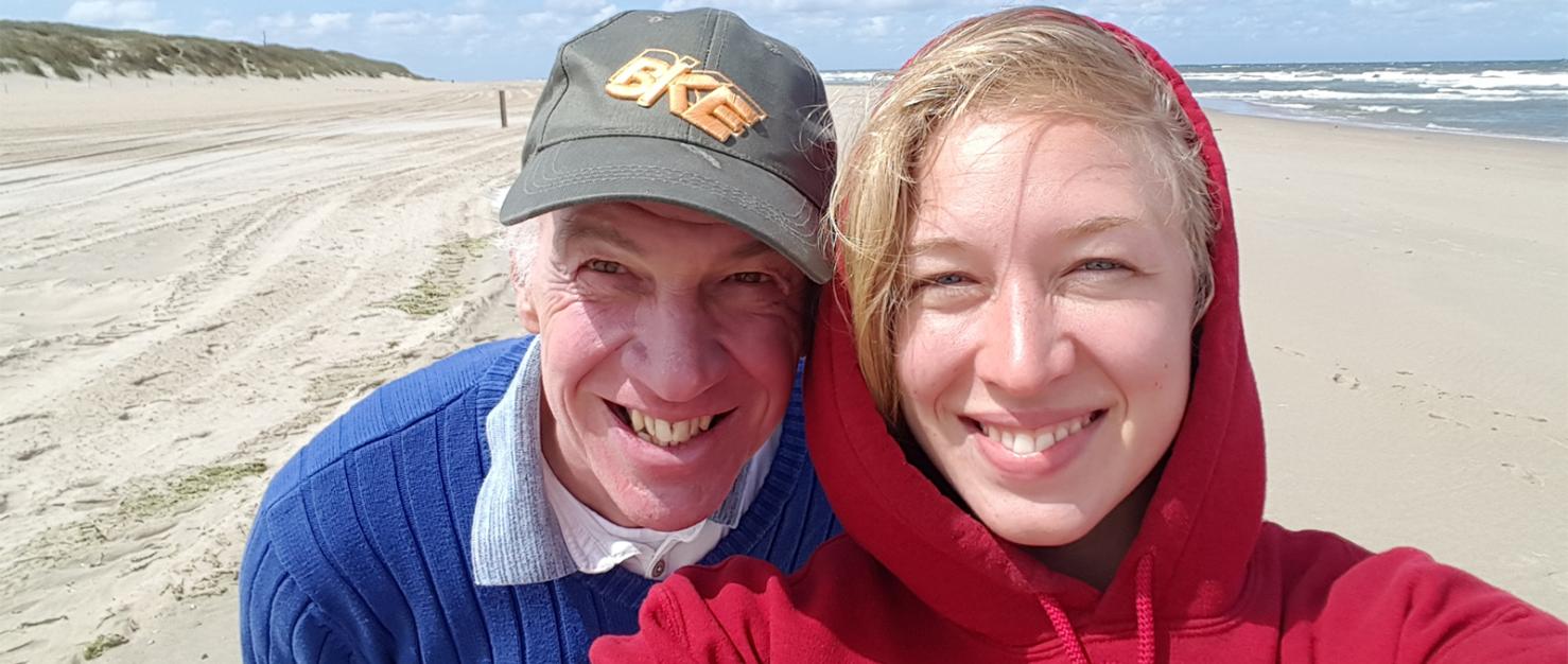 Ted en Loes op het strand