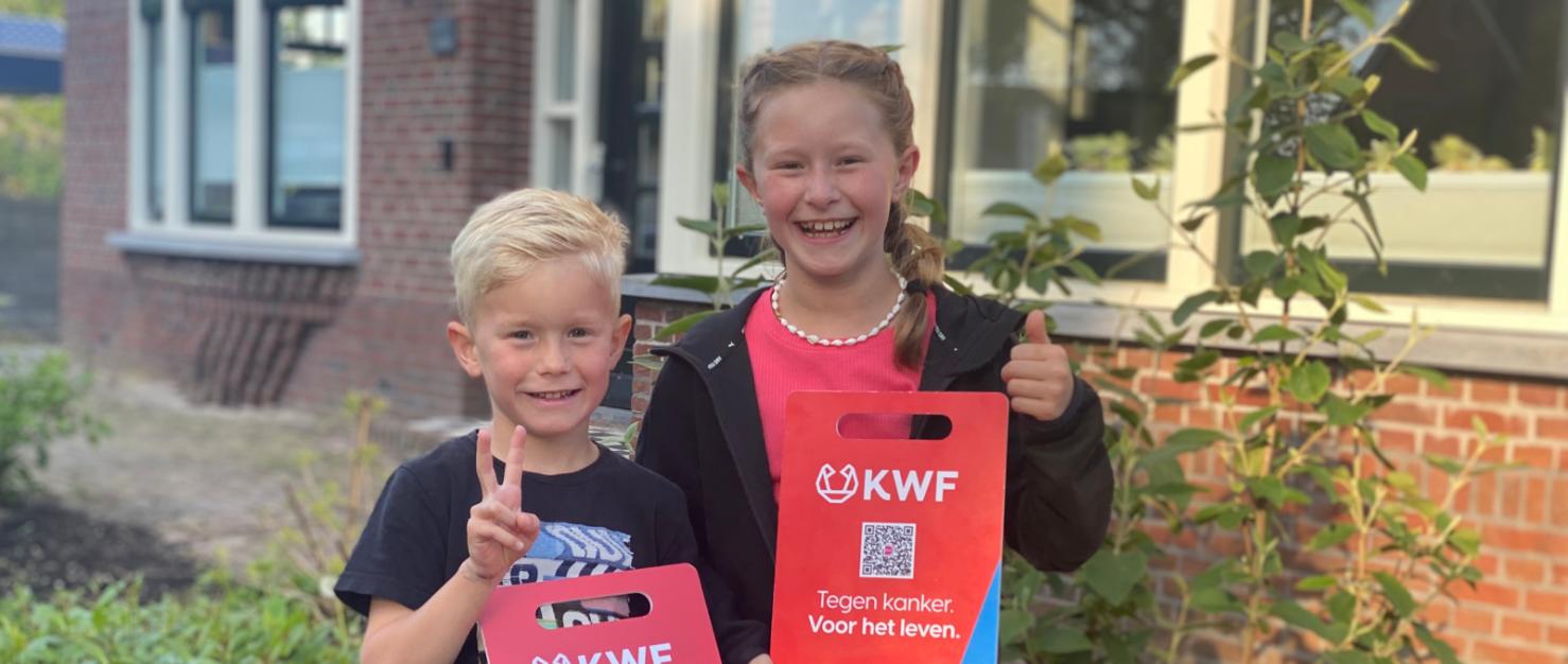 Kinderen met collectebord