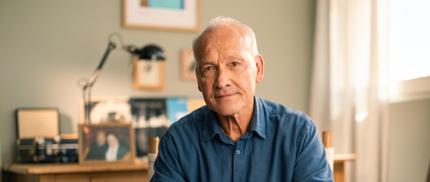 portret man in studeerkamer